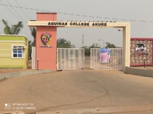 ACQUINAS COLLEGE (1)