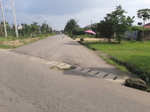 Contract for the repair of unmotorable road sections of Etim Okpoyo Street, Ewet Housing Estate. (3)